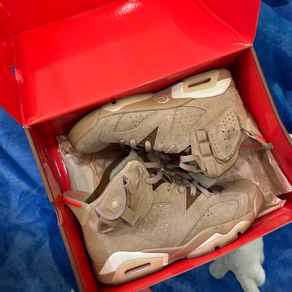 Travis Scott Jordan 6